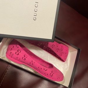 Pink Gucci jelly shoes